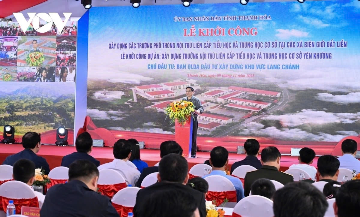 PM launches construction of 72 boarding schools in border communes